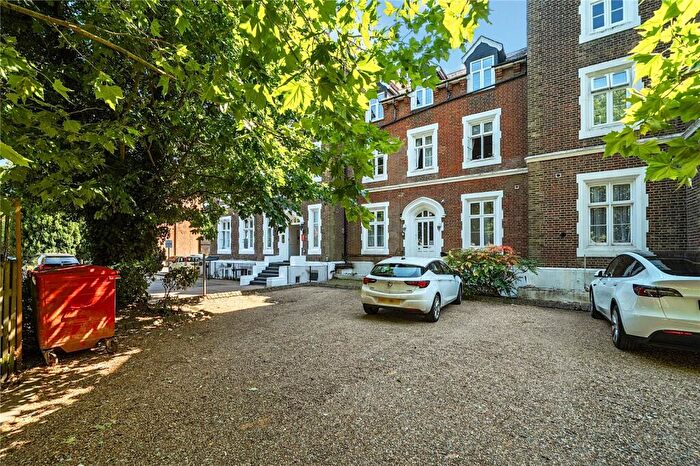 2 Bedroom Flat To Rent In Upton Park, Slough, SL1