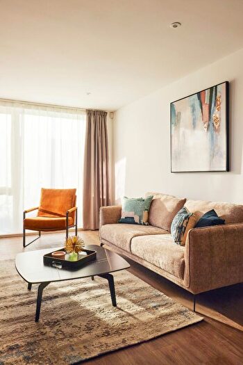 1 Bedroom Apartment To Rent In Avebury Boulevard, Central Milton Keynes, Milton Keynes, MK9