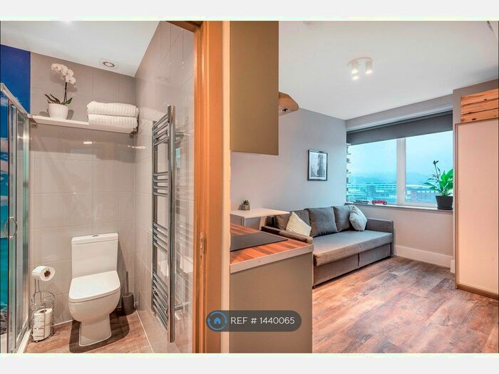 Studio To Rent In Thame House, High Wycombe, HP13