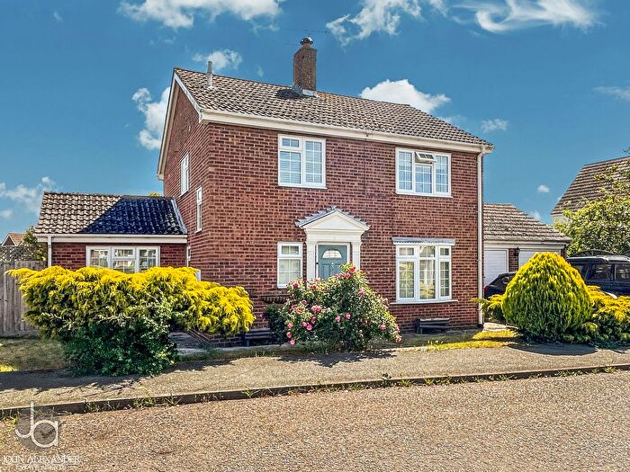 3 Bedroom Detached House For Sale In Field View Drive, Little Totham, Maldon, CM9