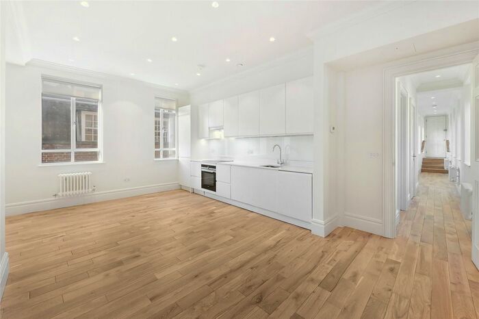 1 Bedroom Flat To Rent In Devereux Court, 215 Strand, London WC2R