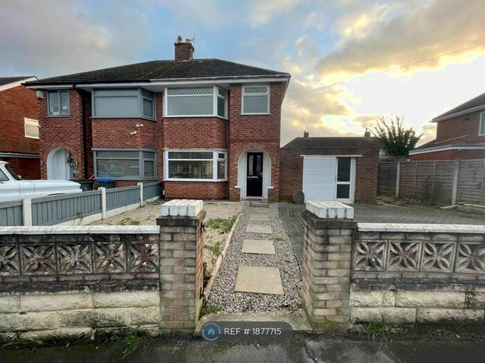 3 Bedroom Semi-Detached House To Rent In Rossington Avenue, Blackpool, FY2