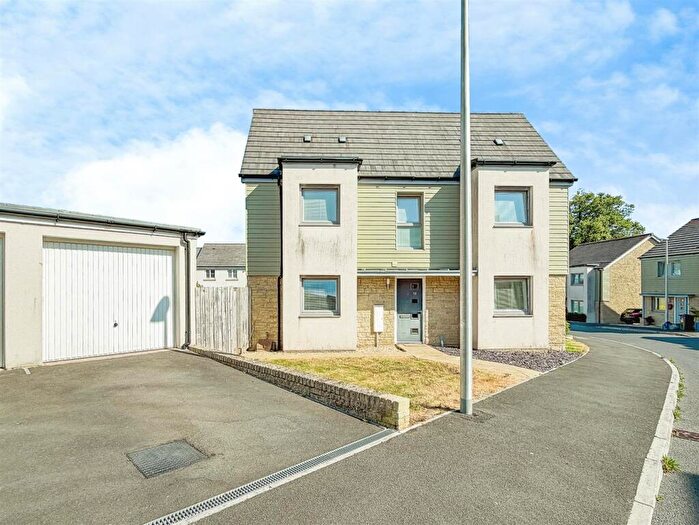 3 Bedroom Semi Detached House To Rent In Churchill Rise, Axminster, EX13