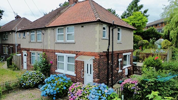 3 Bedroom Semi-Detached House For Sale In North Cliffe Avenue, Thornton, Bradford, BD13