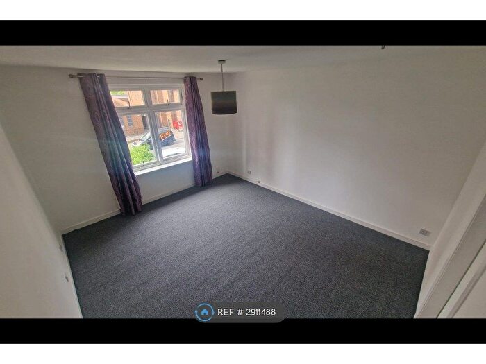 2 Bedroom Flat To Rent In Helenvale St, Glasgow, G31