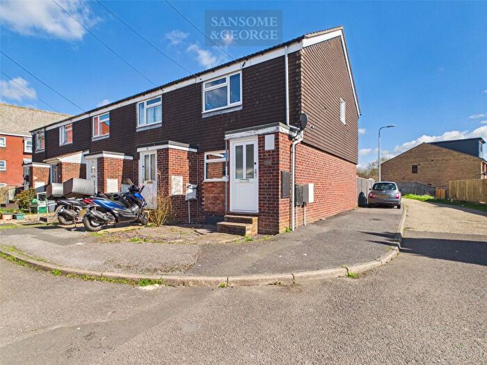 2 Bedroom End Of Terrace House For Sale In Newport Road, Newbury, Berkshire, RG14