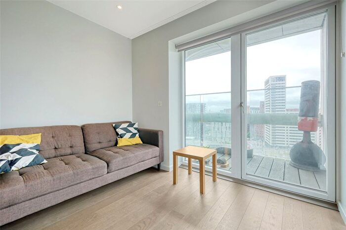 1 Bedroom Flat For Sale In York Way, London, N7