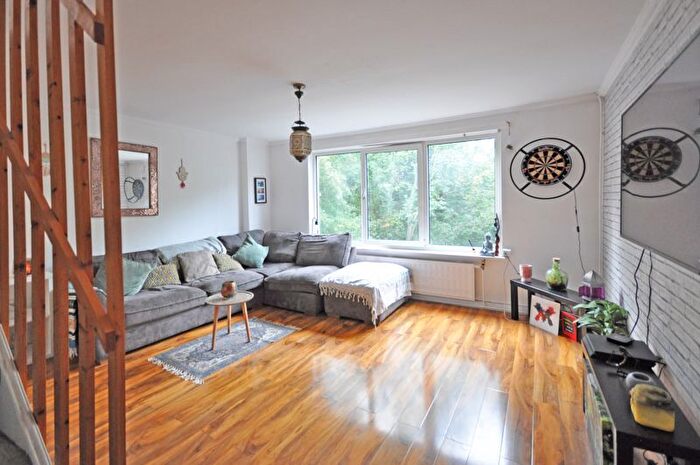2 Bedroom Flat For Sale In Stylish Maisonette, Allt-Yr-Yn Court, Newport, NP20