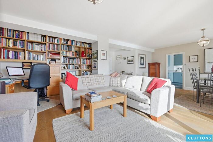 2 Bedroom Apartment For Sale In Gun Wharf, Wapping High Street, London, E1W