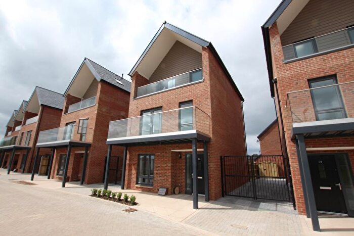 4 Bedroom Detached House To Rent In Woking, Surrey, GU22