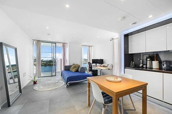 1 Bedroom Flat For Sale In Dollar Bay Place London, E14