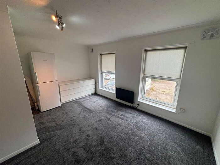 Studio To Rent In East Street, Sittingbourne, ME10