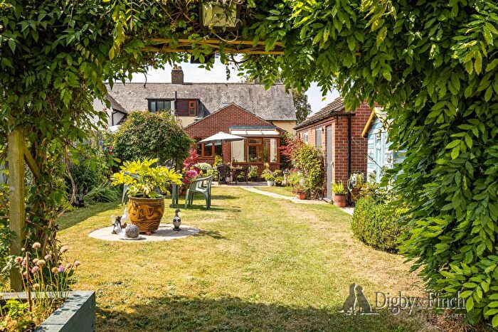 4 Bedroom Semi-Detached House For Sale In Saxondale Drive, Radcliffe-On-Trent, Nottingham, NG12