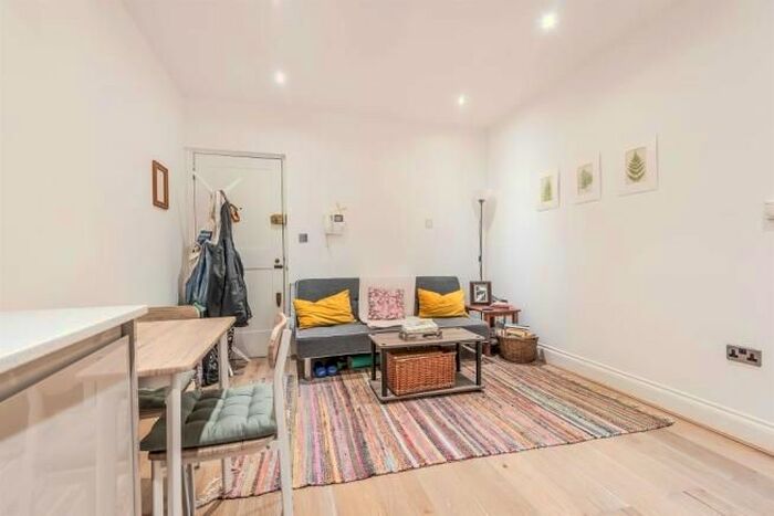 Studio To Rent In Bramham Gardens, London SW5