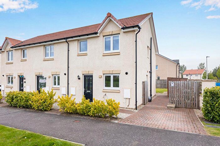 3 Bedroom End Of Terrace House For Sale In Reeforts Avenue, Bilston, EH25