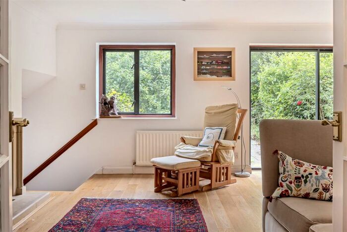 5 Bedroom Detached House For Sale In Duryard Valley, Exeter, EX4
