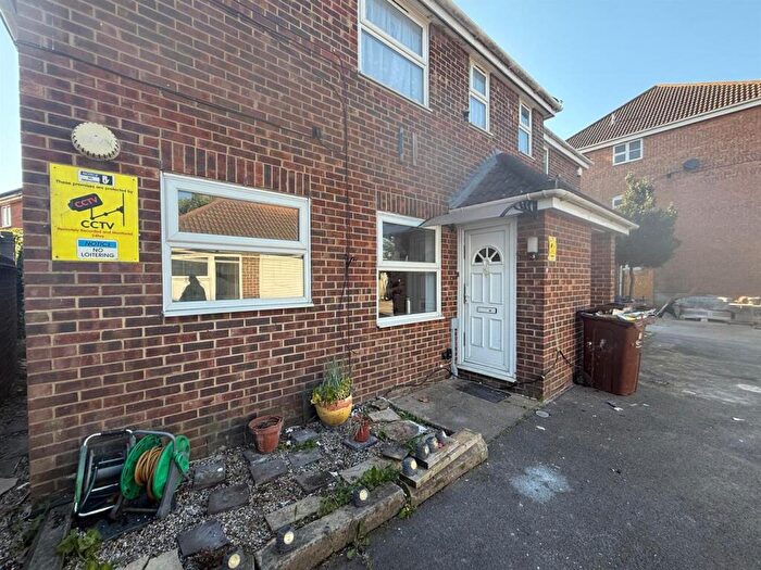 2 Bedroom Maisonette To Rent In Goresbrook Road, Dagenham, RM9