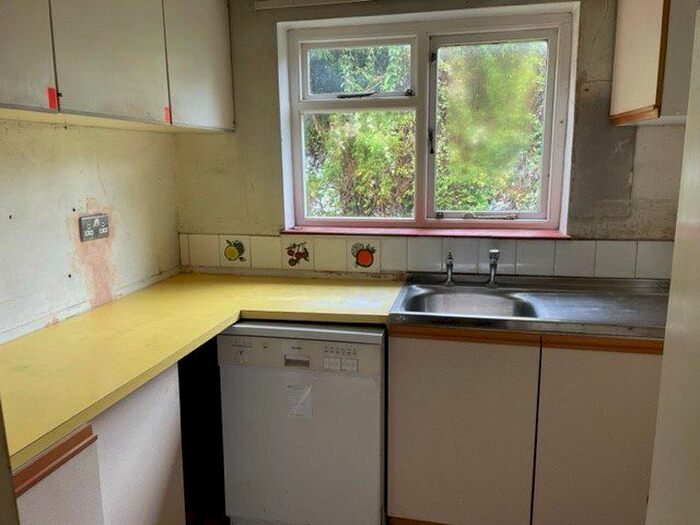 6 Bedroom Detached House For Sale In The Hollies, Crockford Park Road