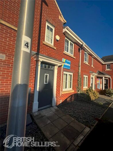 3 Bedroom Town House For Sale In Wellingford Avenue, Widnes, Cheshire, WA8