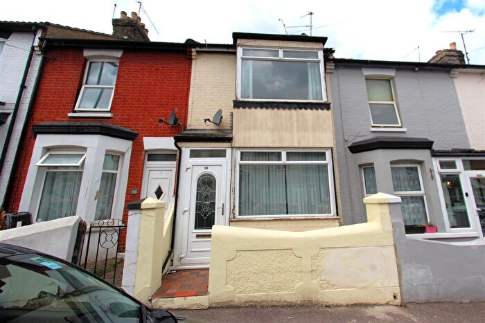 3 Bedroom Terraced House For Sale In Cowper Road, Gillingham, ME7