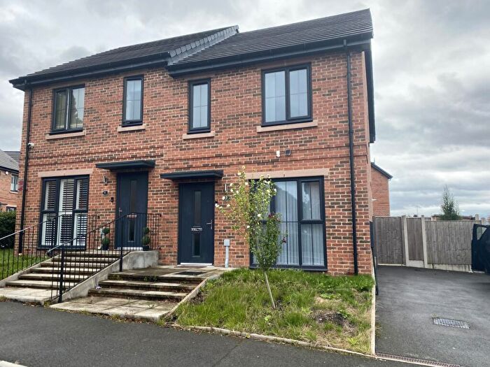 3 Bedroom Semi-Detached House For Sale In Lodgeside Avenue, Salford, M7