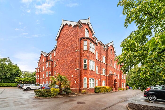 2 Bedroom Apartment To Rent In Albany Court, Broad Road, Sale, M33