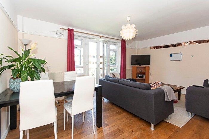 3 Bedroom Flat To Rent In Trott Street, Battersea, SW11