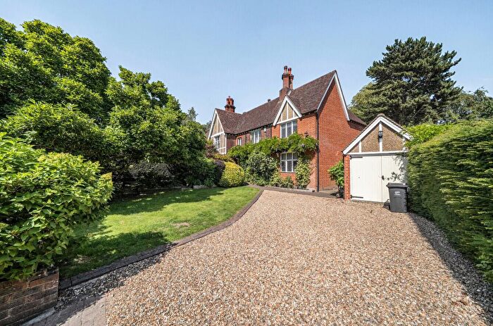 4 Bedroom Semi-Detached House For Sale In Pines Road, Bromley, BR1