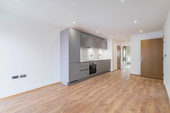 1 Bedroom Flat To Rent In Church Street, Woolwich, SE18