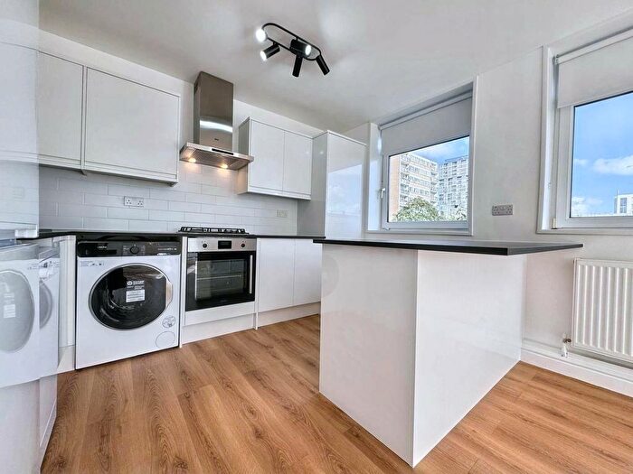 2 Bedroom Flat To Rent In Giraud Street, London, E14