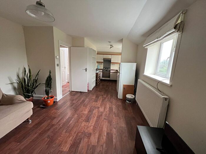 2 Bedroom Flat To Rent In Sydenham Park, London, SE26