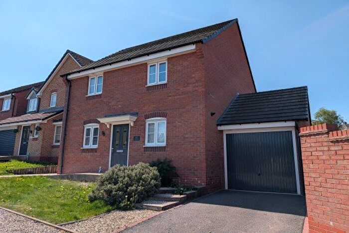 3 Bedroom Detached House To Rent In Lamphouse Way, Newcastle, ST5