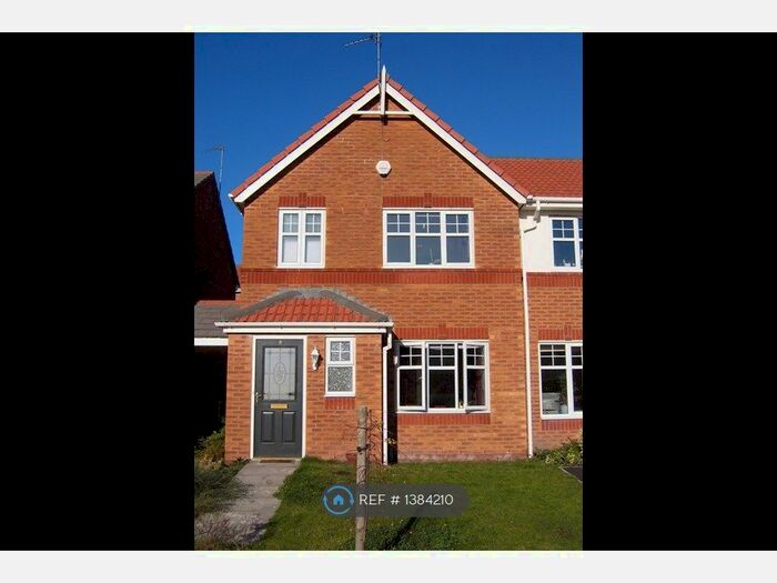 3 Bedroom End Of Terrace House To Rent In Sidlaw Close, Oldham, OL8