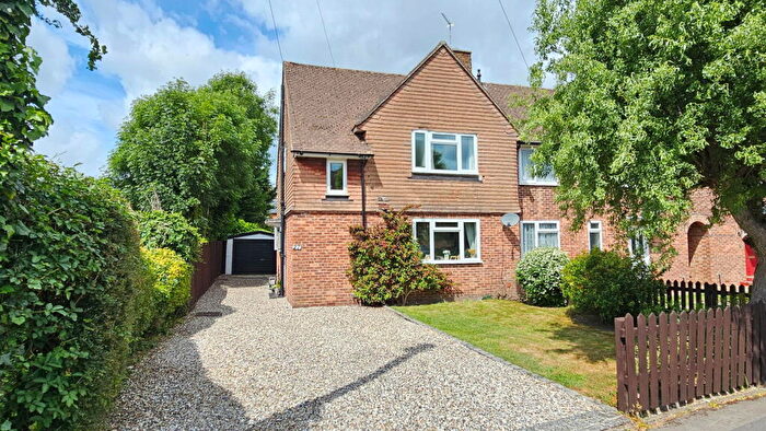 3 Bedroom End Of Terrace House For Sale In Doveton Way, Newbury, RG14