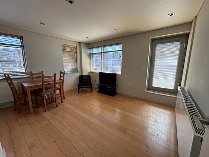 2 Bedroom Flat To Rent In Rochester Mews, London, NW1