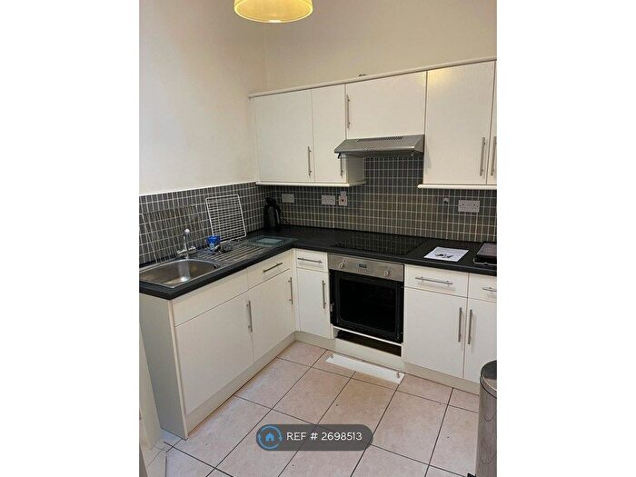 Studio To Rent In Kelvin Drive, Glasgow, G20