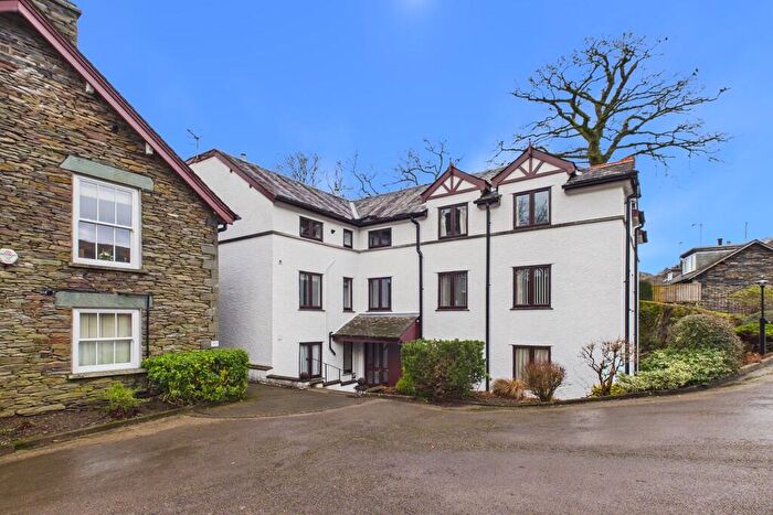 2 Bedroom Flat For Sale In Oaklands, Millans Park, Ambleside, LA22