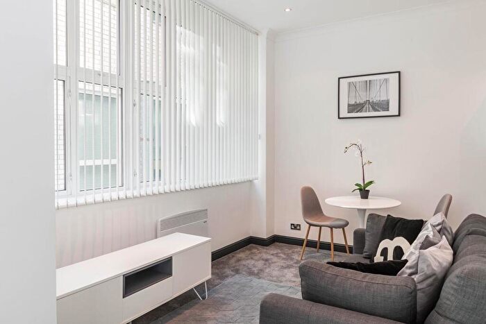 1 Bedroom Apartment To Rent In Burne Jones House, Bennetts Hill, B2