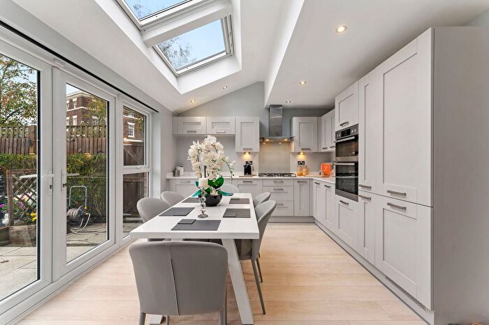 3 Bedroom Detached House For Sale In Old Coach Road, Runcorn, WA7