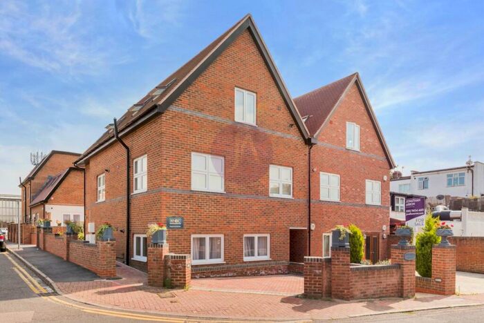 1 Bedroom Apartment For Sale In Mentana Court, Leeway Close, Hatch End, HA5
