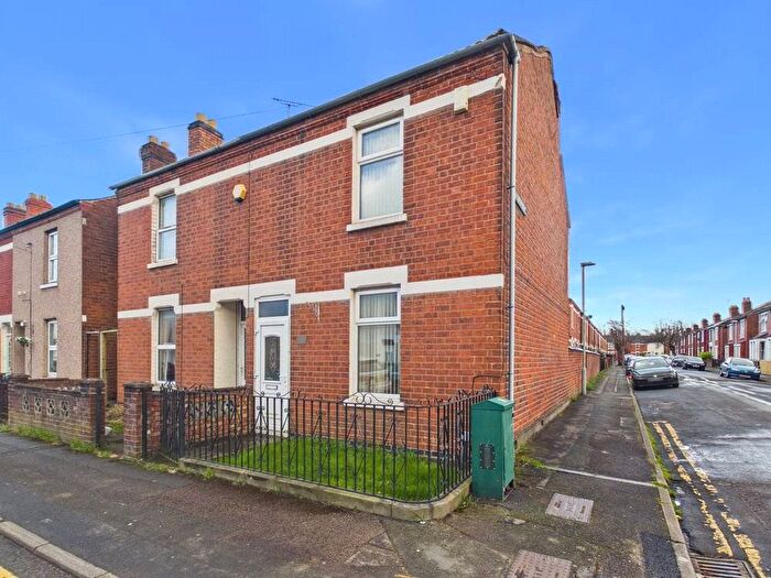 3 Bedroom Semi Detached House For Sale In Hatherley Road, Gloucester, Gloucestershire, GL1