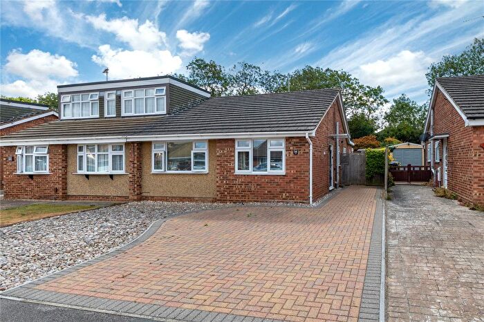 2 Bedroom Bungalow For Sale In Walnut Close, Newport Pagnell, Buckinghamshire, MK16