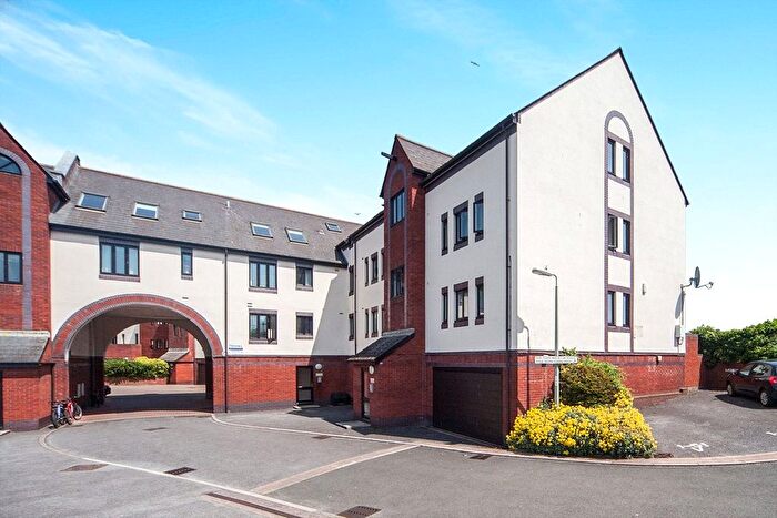 2 Bedroom Flat To Rent In Water Lane, Exeter, Devon, EX2