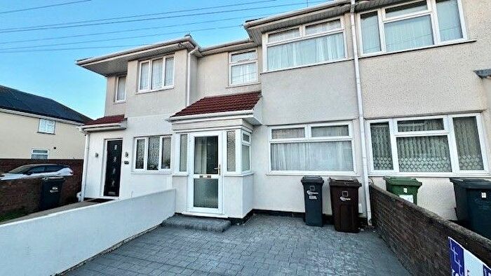 3 Bedroom Property To Rent In First Avenue, Dagenham, RM10