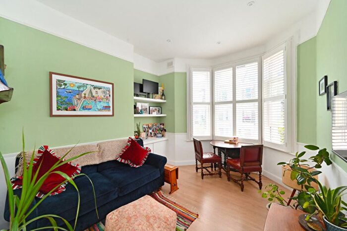 1 Bedroom Flat For Sale In Portnall Road, London, W9