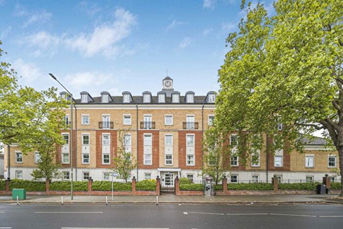 2 Bedroom Flat To Rent In High Road, North Finchley, N12