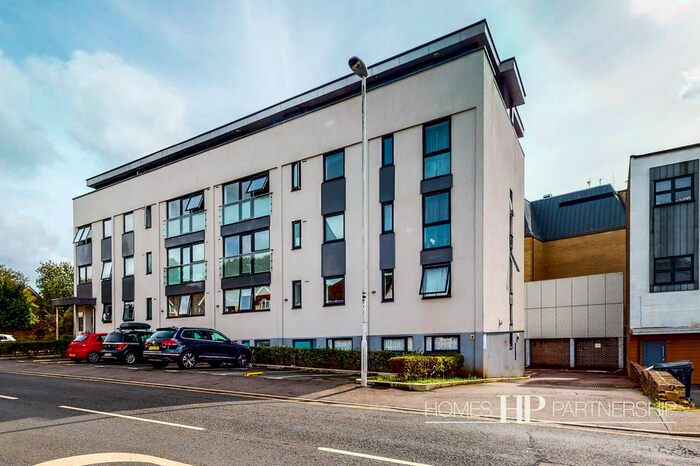 2 Bedroom Flat To Rent In Christopher Road, East Grinstead, RH19