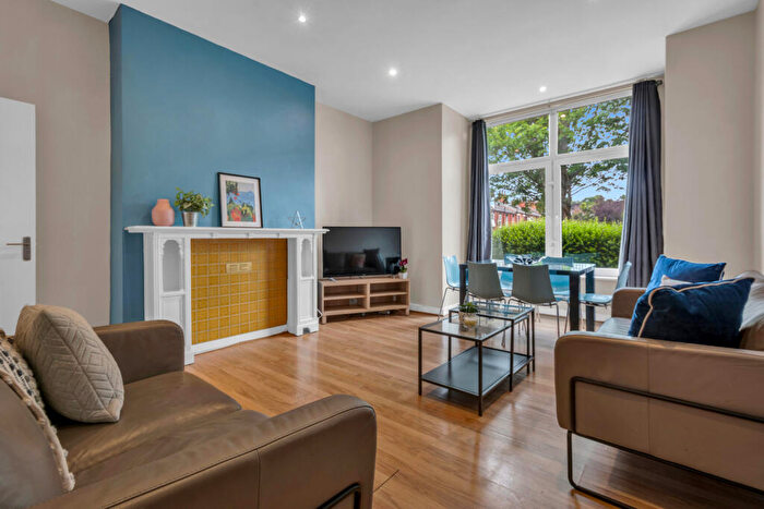 4 Bedroom House To Rent In Brudenell Road, Leeds, LS6