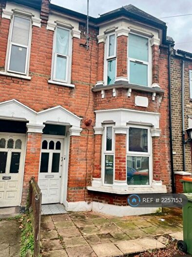 2 Bedroom Flat To Rent In Stanley Road, London, E12