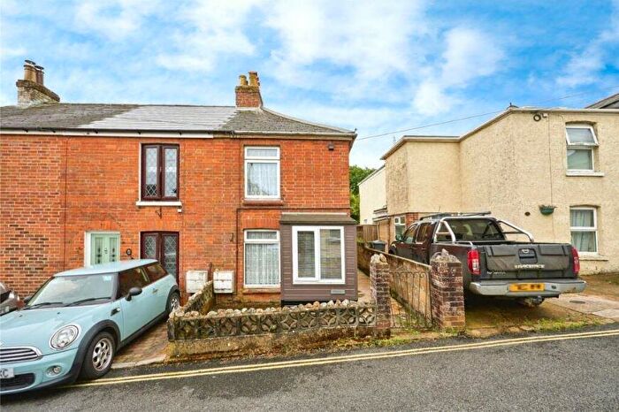 2 Bedroom House To Rent In Mitchells Road, Ryde, PO33